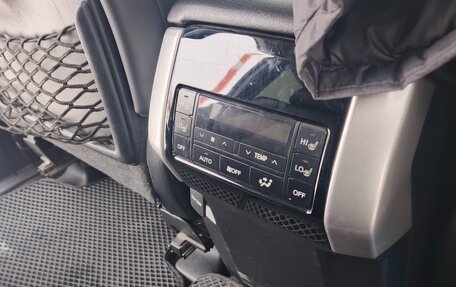 Toyota Land Cruiser Prado 150 рестайлинг 2, 2019 год, 4 150 000 рублей, 19 фотография