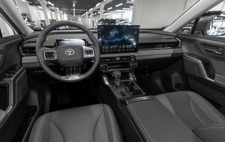 Toyota RAV4, 2025 год, 4 940 000 рублей, 7 фотография