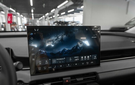 Toyota RAV4, 2025 год, 4 940 000 рублей, 19 фотография