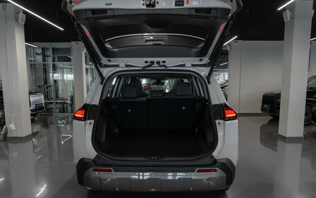 Toyota RAV4, 2025 год, 4 940 000 рублей, 28 фотография