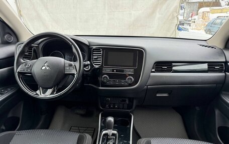 Mitsubishi Outlander III рестайлинг 3, 2019 год, 2 445 000 рублей, 9 фотография