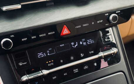 KIA Carnival, 2020 год, 3 650 000 рублей, 21 фотография