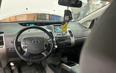 Toyota Prius, 2008 год, 985 000 рублей, 17 фотография
