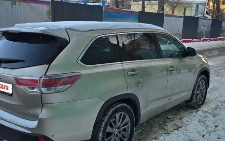 Toyota Highlander III, 2014 год, 3 500 000 рублей, 2 фотография