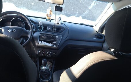 KIA Rio III рестайлинг, 2013 год, 800 000 рублей, 9 фотография