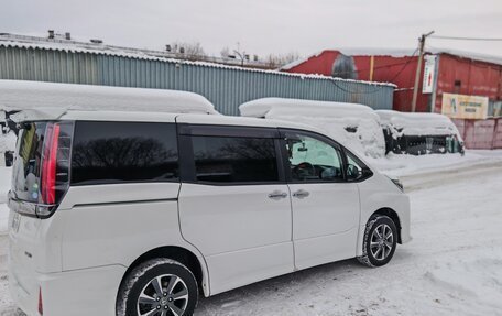 Toyota Noah III, 2020 год, 3 150 000 рублей, 5 фотография