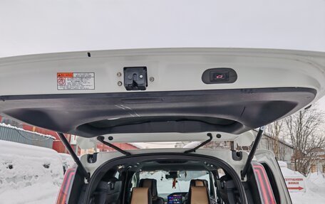 Toyota Noah III, 2020 год, 3 150 000 рублей, 11 фотография