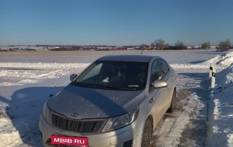 KIA Rio III рестайлинг, 2013 год, 800 000 рублей, 2 фотография