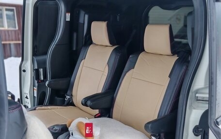 Toyota Noah III, 2020 год, 3 150 000 рублей, 9 фотография