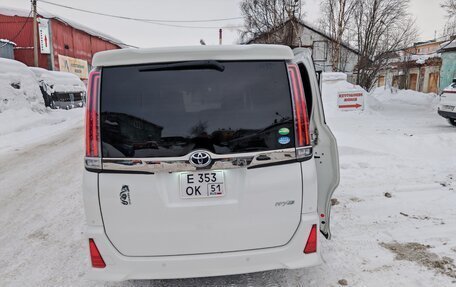 Toyota Noah III, 2020 год, 3 150 000 рублей, 15 фотография
