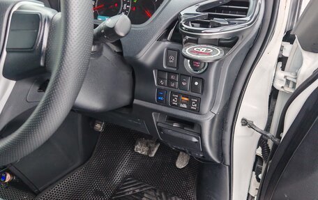 Toyota Noah III, 2020 год, 3 150 000 рублей, 18 фотография