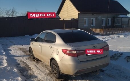 KIA Rio III рестайлинг, 2013 год, 800 000 рублей, 3 фотография