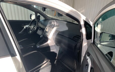 Toyota Verso I, 2012 год, 1 250 000 рублей, 8 фотография