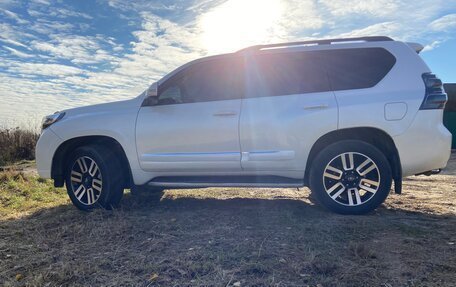 Toyota Land Cruiser Prado 150 рестайлинг 2, 2013 год, 2 850 000 рублей, 10 фотография