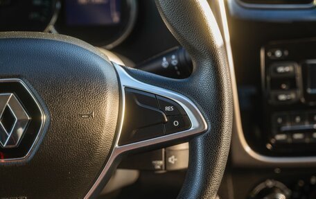 Renault Logan II, 2018 год, 1 000 000 рублей, 17 фотография