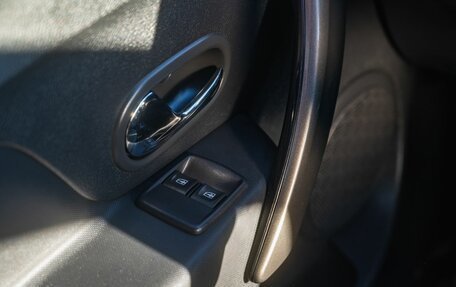 Renault Logan II, 2018 год, 1 000 000 рублей, 23 фотография