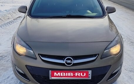 Opel Astra J, 2013 год, 655 000 рублей, 1 фотография