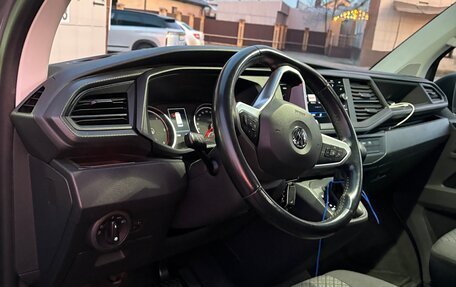 Volkswagen Multivan T6 рестайлинг, 2020 год, 5 900 000 рублей, 9 фотография