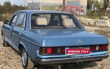 Mercedes-Benz W123, 1981 год, 170 000 рублей, 2 фотография