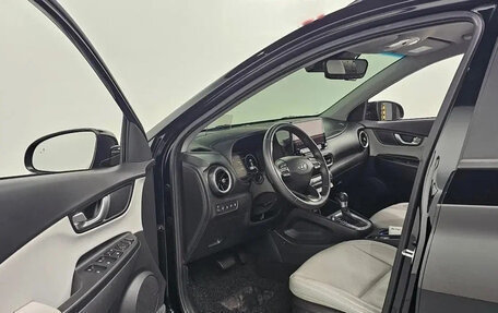 Hyundai Kona I, 2022 год, 1 680 000 рублей, 5 фотография