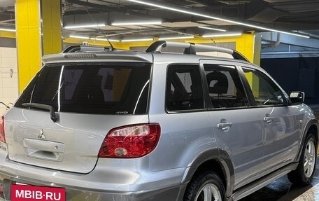 Mitsubishi Outlander III рестайлинг 3, 2005 год, 890 000 рублей, 5 фотография