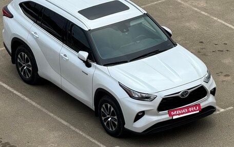 Toyota Highlander, 2022 год, 5 300 000 рублей, 13 фотография