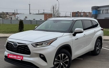 Toyota Highlander, 2022 год, 5 300 000 рублей, 2 фотография