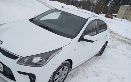 KIA Rio IV, 2018 год, 950 000 рублей, 5 фотография