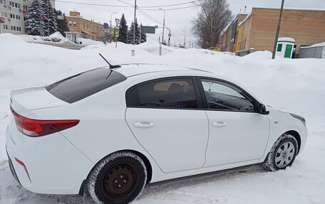 KIA Rio IV, 2018 год, 950 000 рублей, 7 фотография