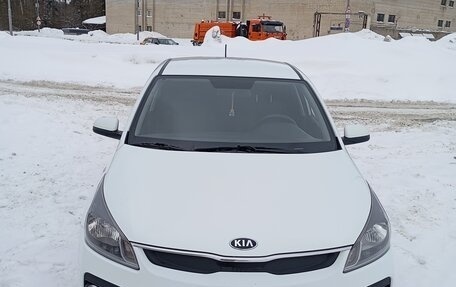 KIA Rio IV, 2018 год, 950 000 рублей, 16 фотография