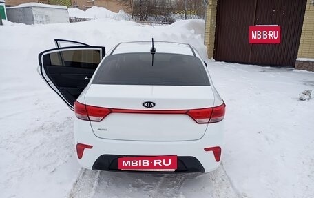 KIA Rio IV, 2018 год, 950 000 рублей, 14 фотография
