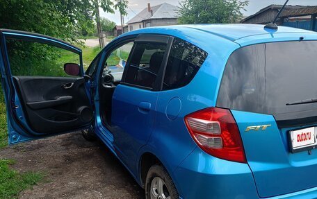 Honda Fit III, 2009 год, 750 000 рублей, 5 фотография