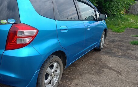 Honda Fit III, 2009 год, 750 000 рублей, 7 фотография