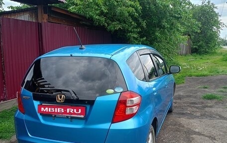 Honda Fit III, 2009 год, 750 000 рублей, 6 фотография