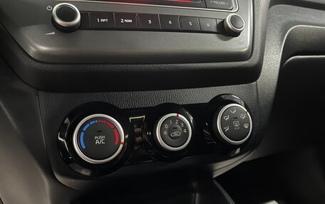 KIA Rio III рестайлинг, 2015 год, 1 059 000 рублей, 16 фотография