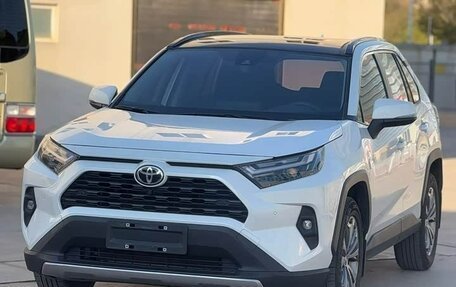 Toyota RAV4, 2024 год, 3 198 002 рублей, 2 фотография