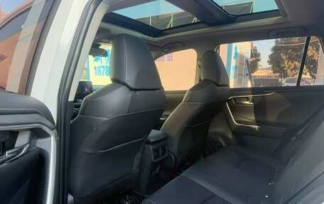 Toyota RAV4, 2024 год, 3 198 002 рублей, 8 фотография