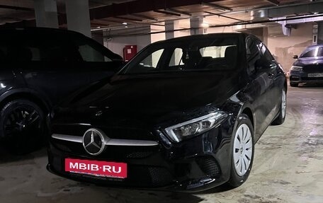 Mercedes-Benz A-Класс, 2019 год, 2 150 000 рублей, 11 фотография
