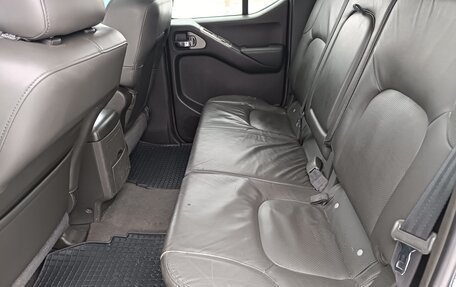 Nissan Navara (Frontier), 2006 год, 870 000 рублей, 17 фотография