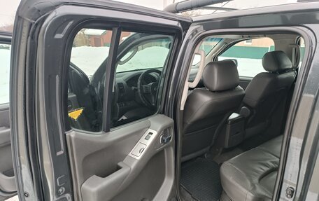 Nissan Navara (Frontier), 2006 год, 870 000 рублей, 15 фотография