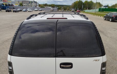 Chevrolet Suburban, 2001 год, 1 900 000 рублей, 7 фотография