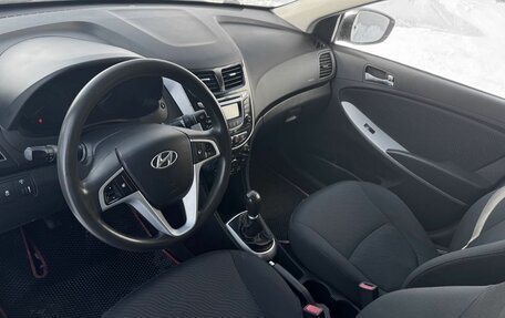 Hyundai Solaris II рестайлинг, 2011 год, 445 000 рублей, 7 фотография