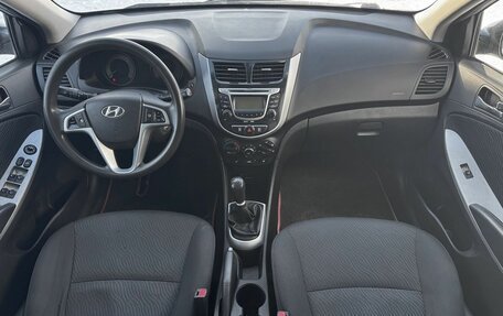 Hyundai Solaris II рестайлинг, 2011 год, 445 000 рублей, 8 фотография