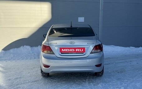 Hyundai Solaris II рестайлинг, 2011 год, 445 000 рублей, 5 фотография