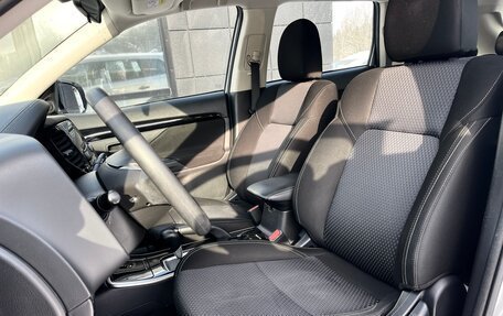 Mitsubishi Outlander III рестайлинг 3, 2018 год, 1 869 000 рублей, 17 фотография