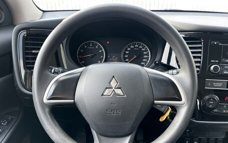 Mitsubishi Outlander III рестайлинг 3, 2018 год, 1 869 000 рублей, 12 фотография