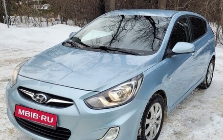 Hyundai Solaris II рестайлинг, 2013 год, 950 000 рублей, 1 фотография