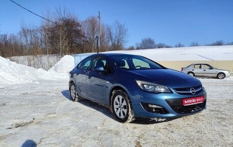 Opel Astra J, 2014 год, 920 000 рублей, 1 фотография