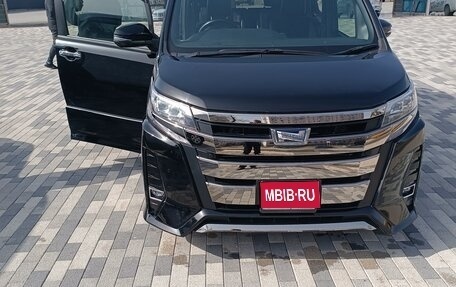 Toyota Noah III, 2019 год, 2 570 000 рублей, 1 фотография