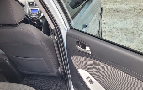 Hyundai Solaris II рестайлинг, 2013 год, 950 000 рублей, 25 фотография